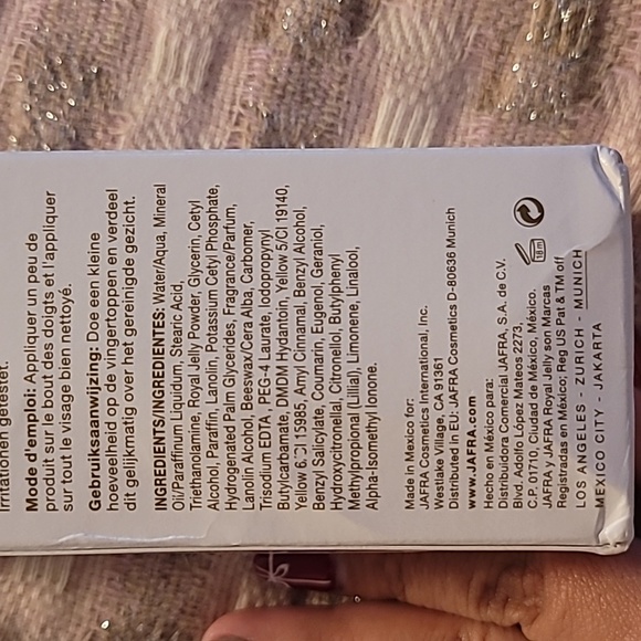 New in box JAFRA Limited Edition Royal Jelly Milk Balm Moisture Lotion - Picture 2 of 5